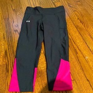 Black and pink cropped leggings size medium